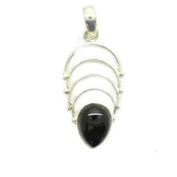 pendentif en argent avec pierre